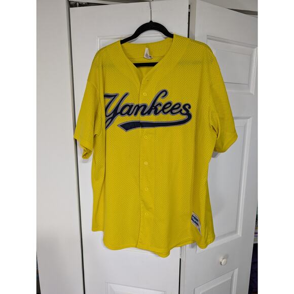 Vintage Majestic New York Yankees Jersey Yellow MLB Size XXL 2XL 90s Made In USA - Picture 1 of 4